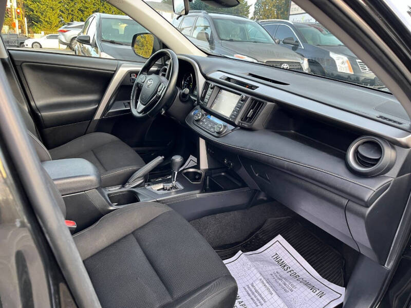 2017 Toyota RAV4 Hybrid XLE