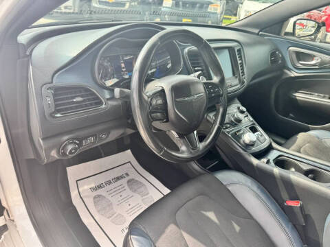 2015 Chrysler 200 S