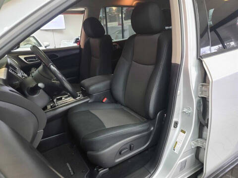 2017 Nissan Pathfinder SV