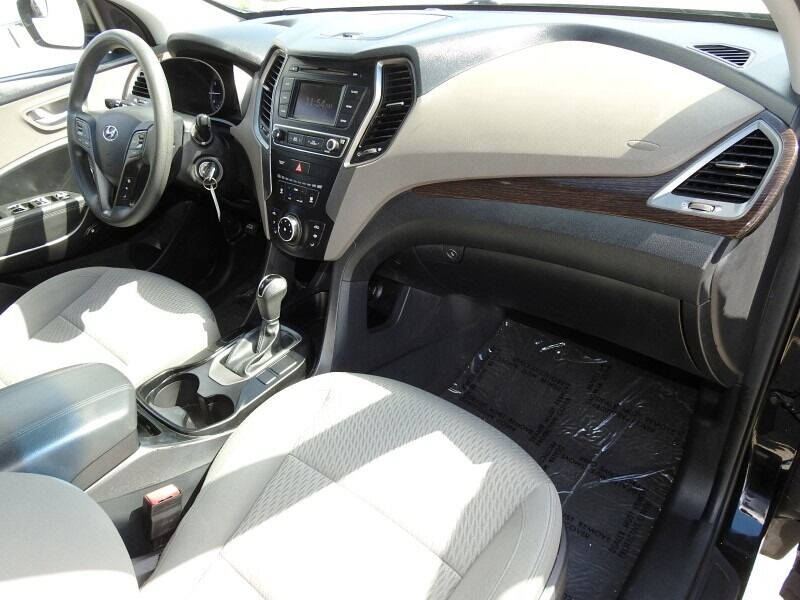 2017 Hyundai Santa Fe Sport  - $15,400