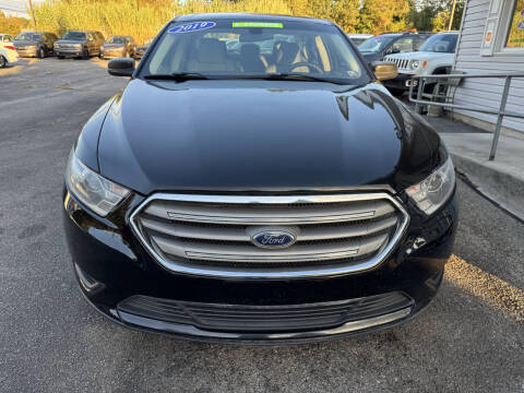 2019 Ford Taurus SE