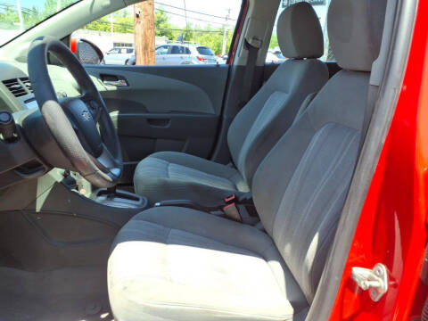 2016 Chevrolet Sonic LT Auto