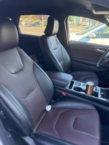 2022 Ford Edge Titanium