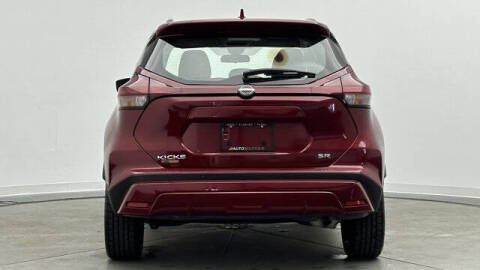 2022 Nissan Kicks SR