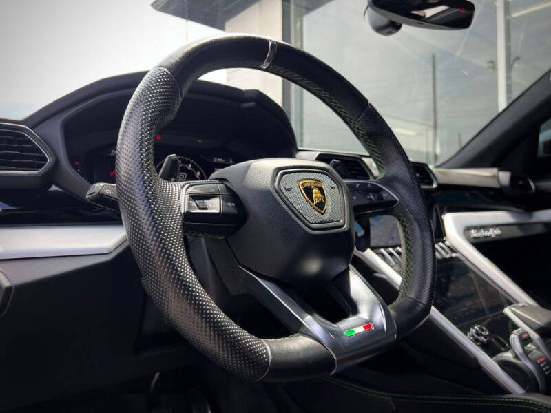 2022 Lamborghini Urus