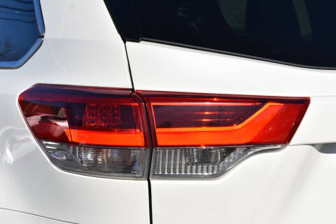 2017 Toyota Highlander LE