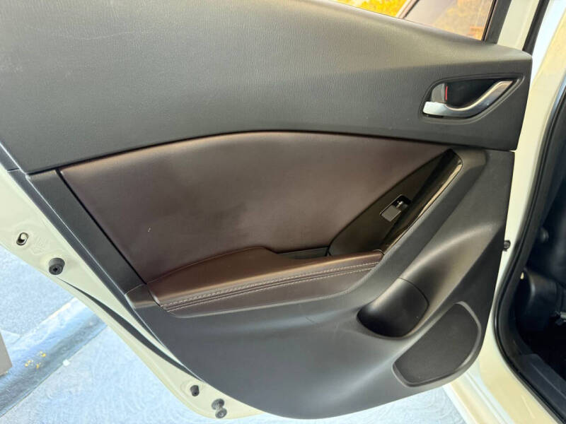 2018 Mazda MAZDA3 Touring