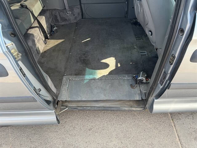 2005 Dodge Grand Caravan SE