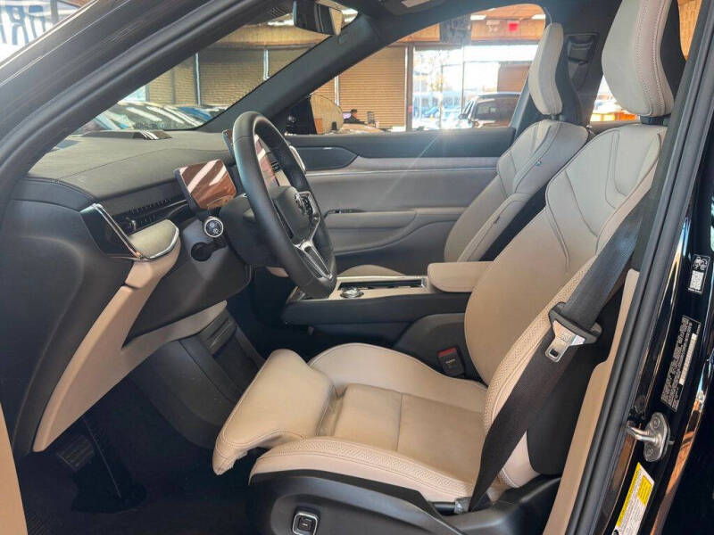 2025 Volvo EX90 Twin Plus 7P