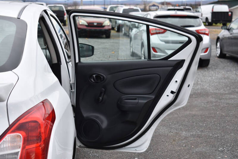 2016 Nissan Versa 1.6 S Plus
