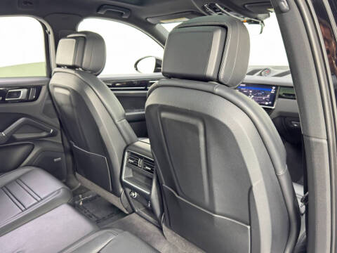 2022 Porsche Cayenne Coupe Platinum Edition