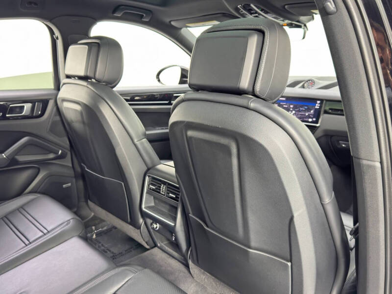 2022 Porsche Cayenne Coupe Platinum Edition