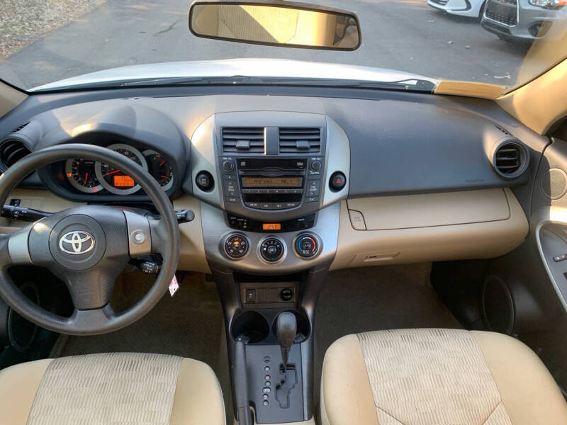 2011 Toyota RAV4 Base photo 13