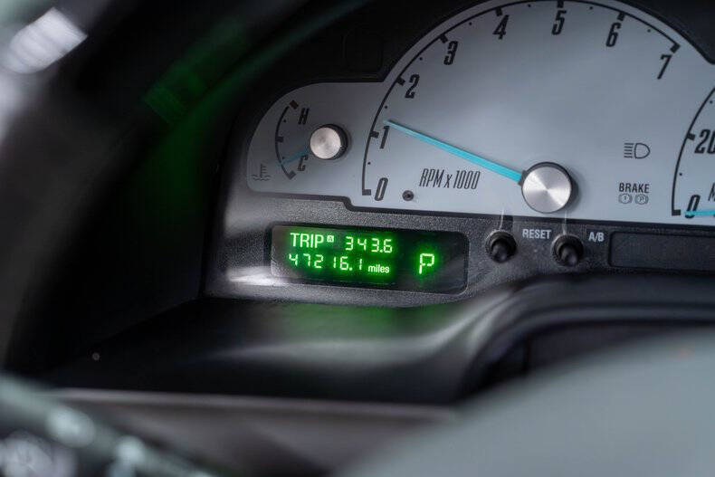 2002 Ford Thunderbird Deluxe