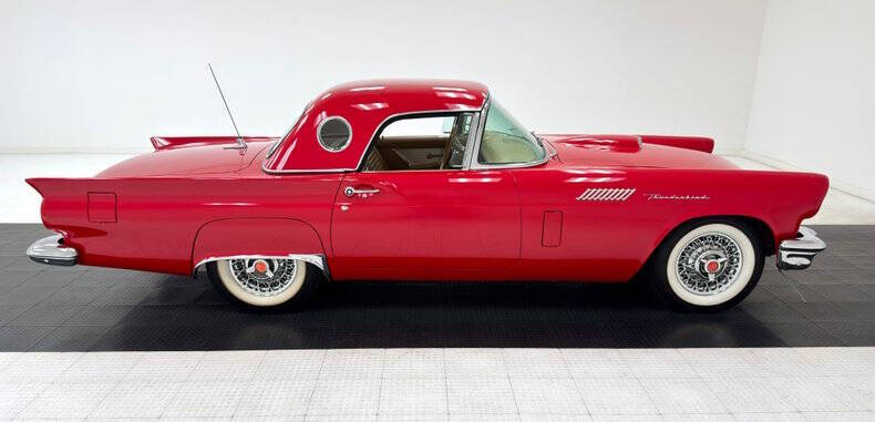 1957 Ford Thunderbird