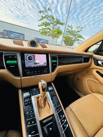 2017 Porsche Macan S