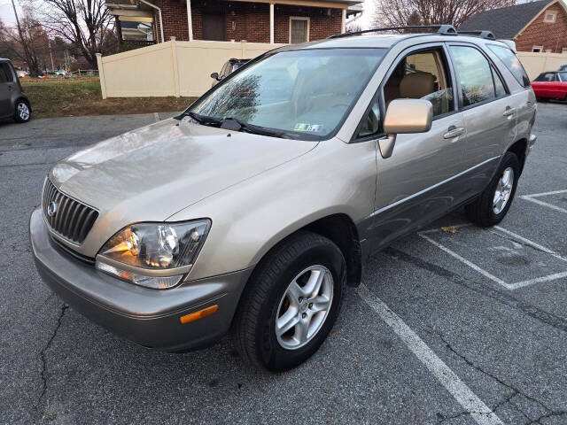 2000 Lexus RX 300 for sale at QUEENSGATE AUTO SALES in York, PA