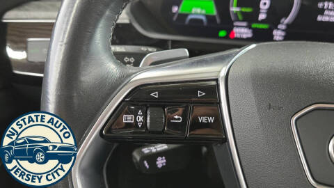 2022 Audi e-tron quattro Premium