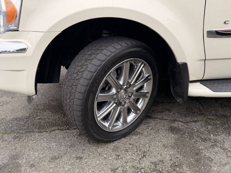 2008 Chrysler Aspen Limited