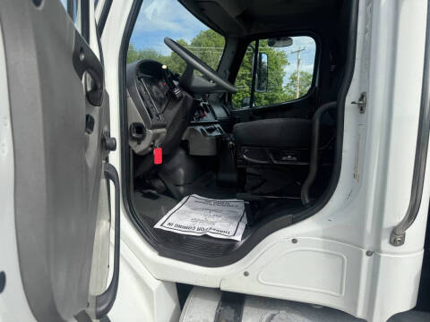 2005 Freightliner M2 112