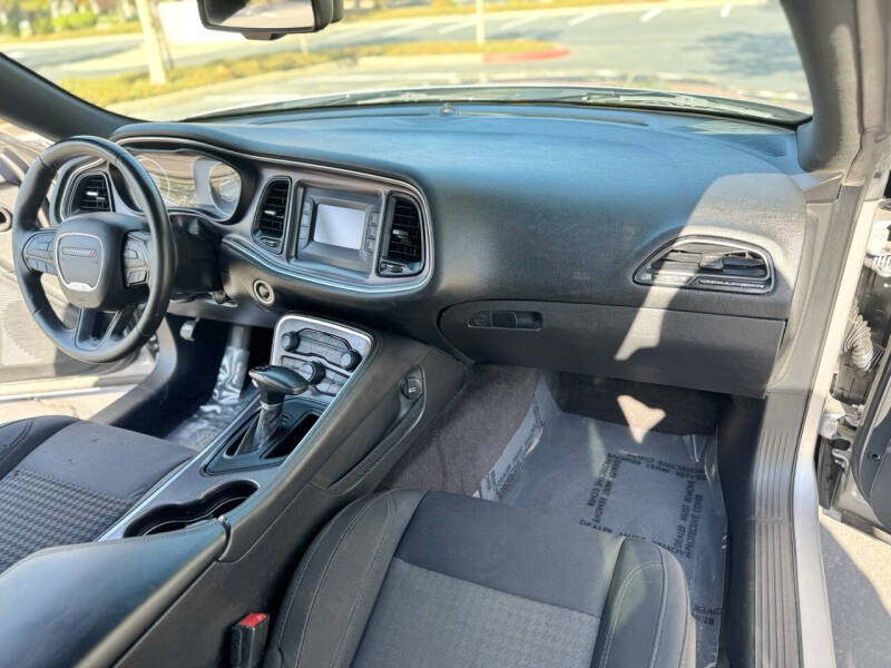 2016 Dodge Challenger SXT