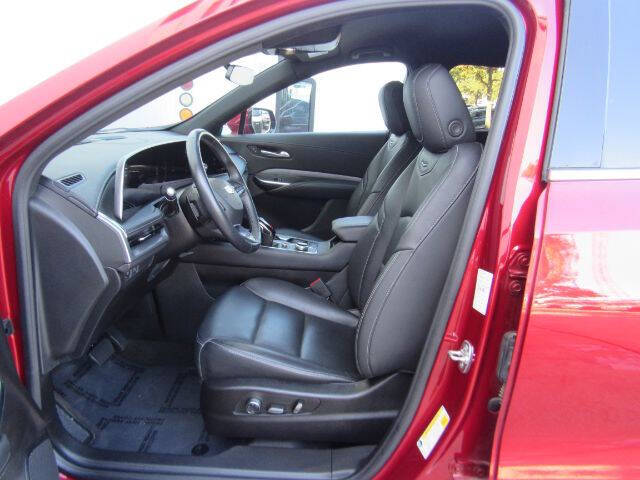 2024 Cadillac XT4 Premium Luxury