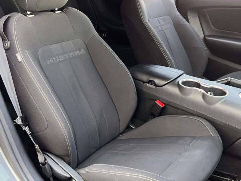 2022 Ford Mustang EcoBoost