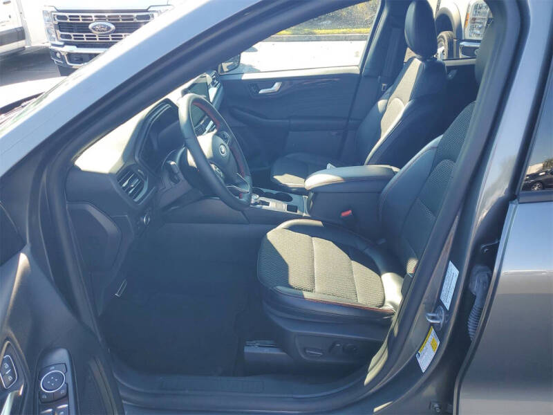 2024 Ford Escape Hybrid ST-Line