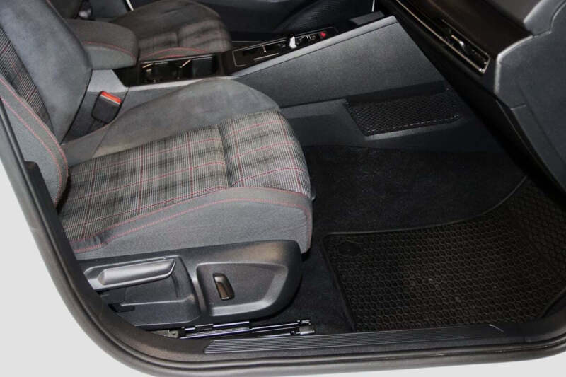 2022 Volkswagen Golf GTI SE