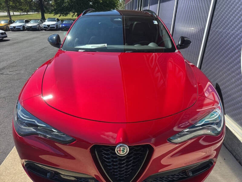 2025 Alfa Romeo Stelvio Intensa