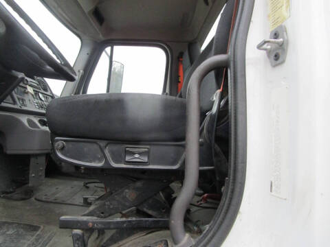 2016 Freightliner ISL 9 330