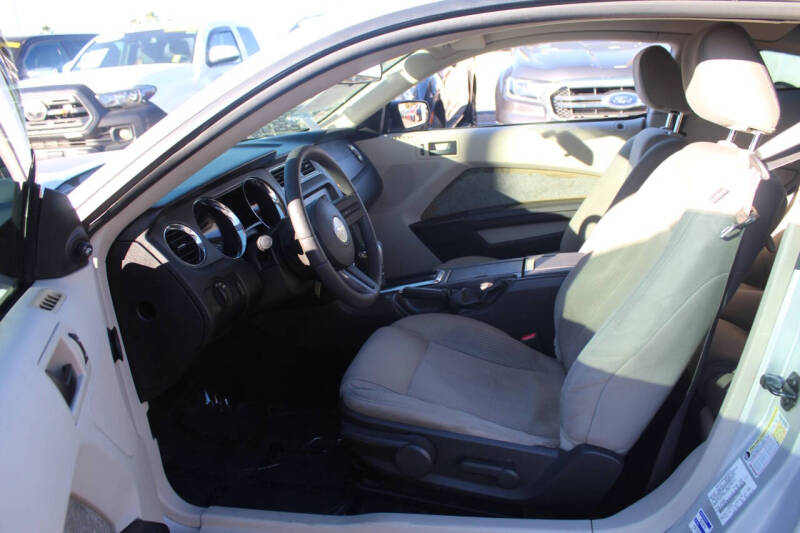 2010 Ford Mustang V6 Premium