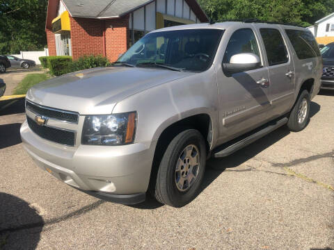 2008 Chevrolet Suburban for sale at Bronco Auto in Kalamazoo MI