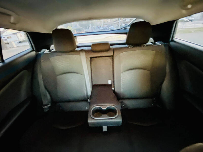 2022 Toyota Prius LE