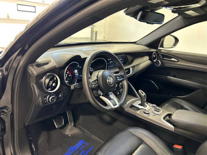 2022 Alfa Romeo Stelvio Ti