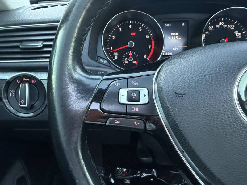 2018 Volkswagen Passat 2.0T SE