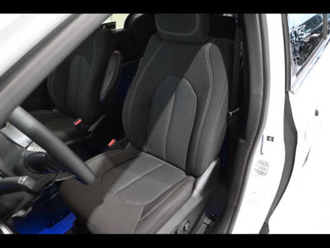 2024 Chrysler Pacifica Touring