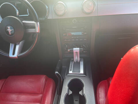 2006 Ford Mustang GT Deluxe