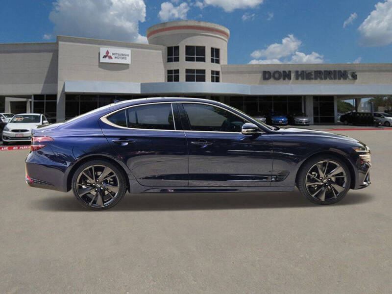 2023 Genesis G70