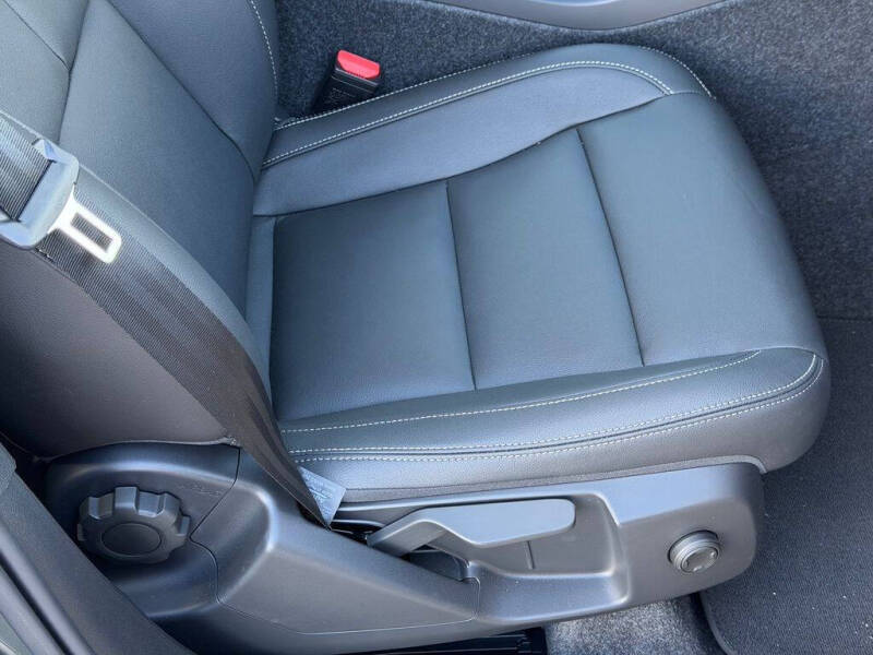 2026 Volvo XC40 B5 Core