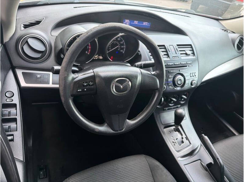 2013 Mazda MAZDA3 i SV