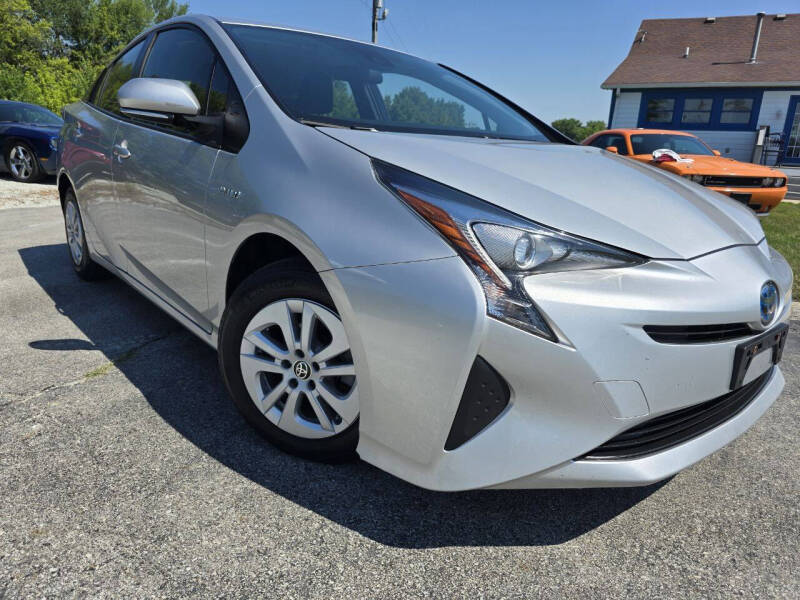 2017 Toyota Prius Two's photo