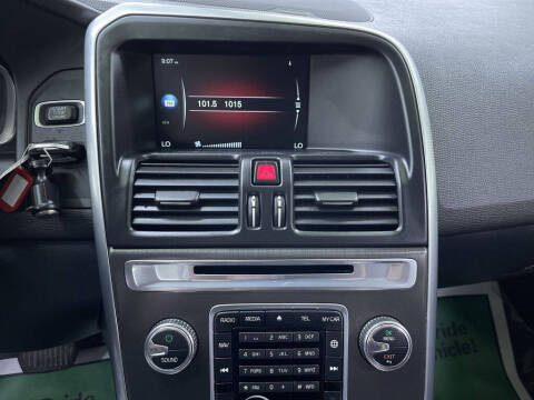 2016 Volvo XC60 T5 Drive-E Platinum