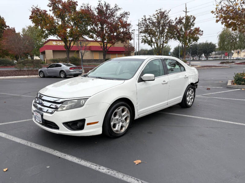 2011 Ford Fusion SE's photo