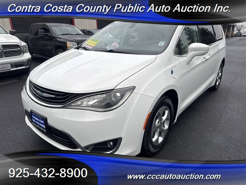 2017 Chrysler Pacifica Hybrid Touring Plus