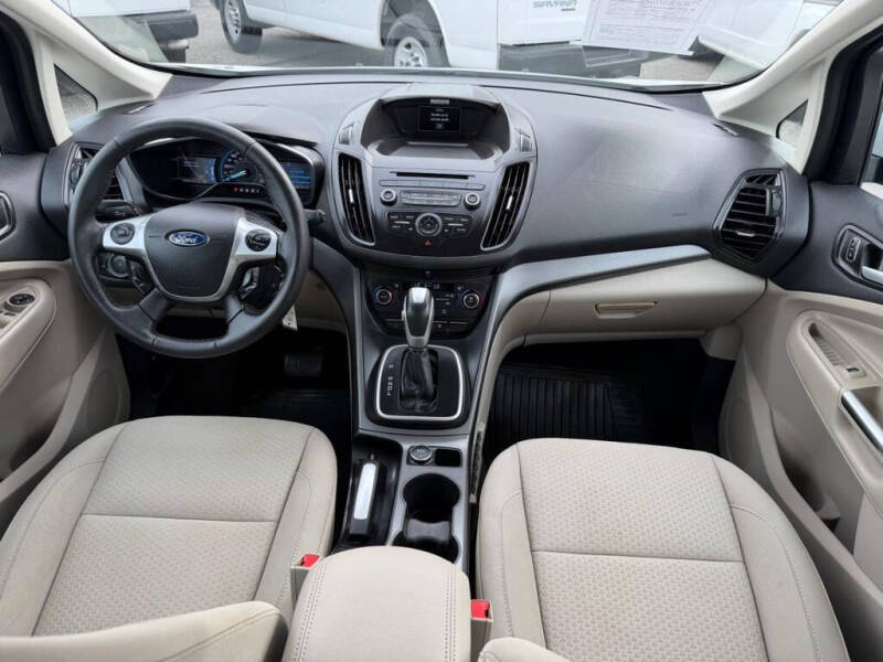 2017 Ford C-MAX Hybrid SE