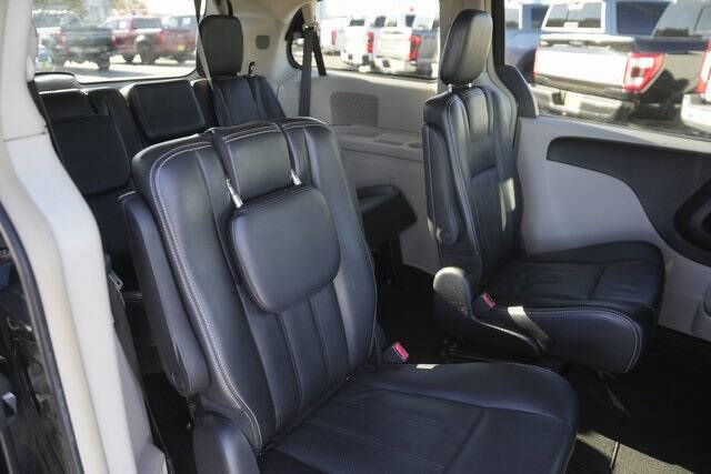2012 Chrysler Town and Country Touring