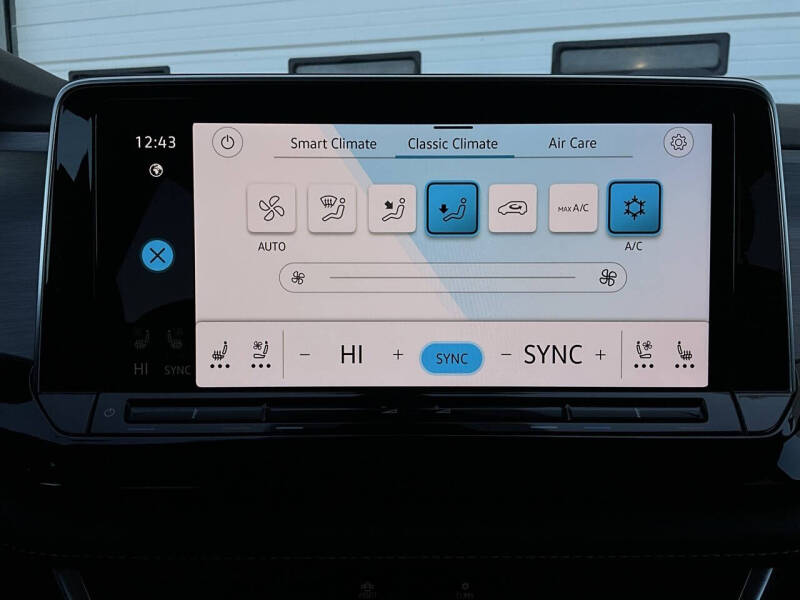 2025 Volkswagen Atlas Cross Sport SE 4Motion