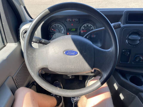 2013 Ford E-Series E-350 SD