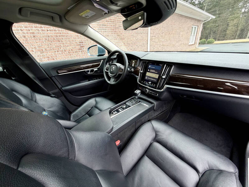 2017 Volvo S90 T5 Momentum